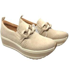 Mad Love Women's Platform Slip-On Shoes‎ Beige Suede Chain Detail Size 9 NWOT